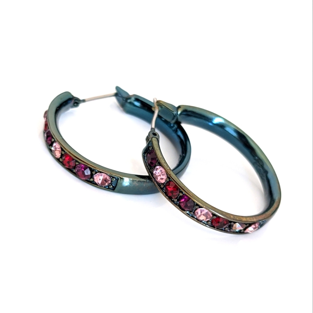 Cute hoop earrings!